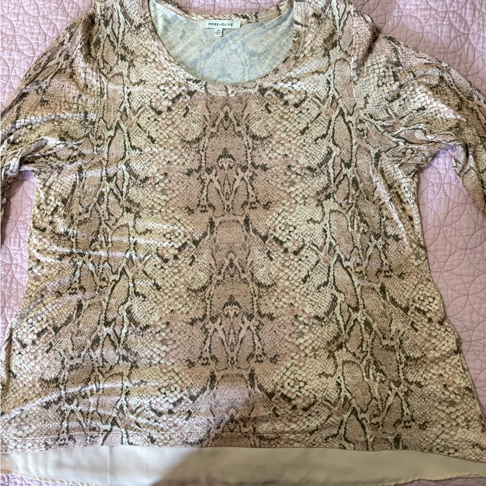 Rose & Olive Long Sleeve Top